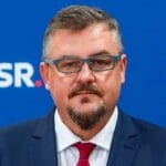 Orlățan exclus din USR după ce l-a numit administrator pe Huja