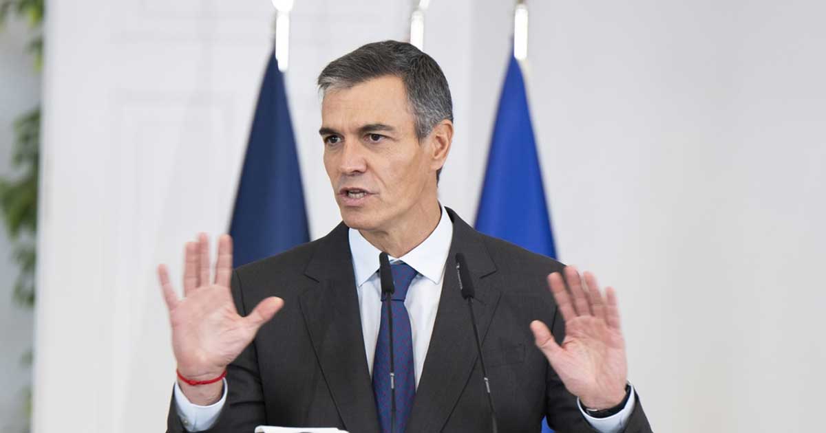Premierul spaniol Pedro Sánchez la Palatul Moncloa din Madrid, în timpul anunțului privind alegerile anticipate în Spania, octombrie 2026