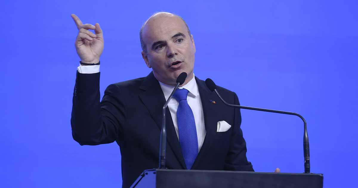 Rareș Bogdan, europarlamentar PNL, la sediul DNA Iași, înaintea audierii ca martor în dosarul omului de afaceri Fănel Bogoș