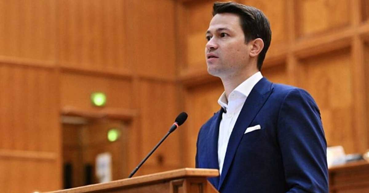 Robert Sighiartău, secretarul general al PNL, face declarații despre poziția liberalilor față de Guvernul Niculescu și votul de învestitură